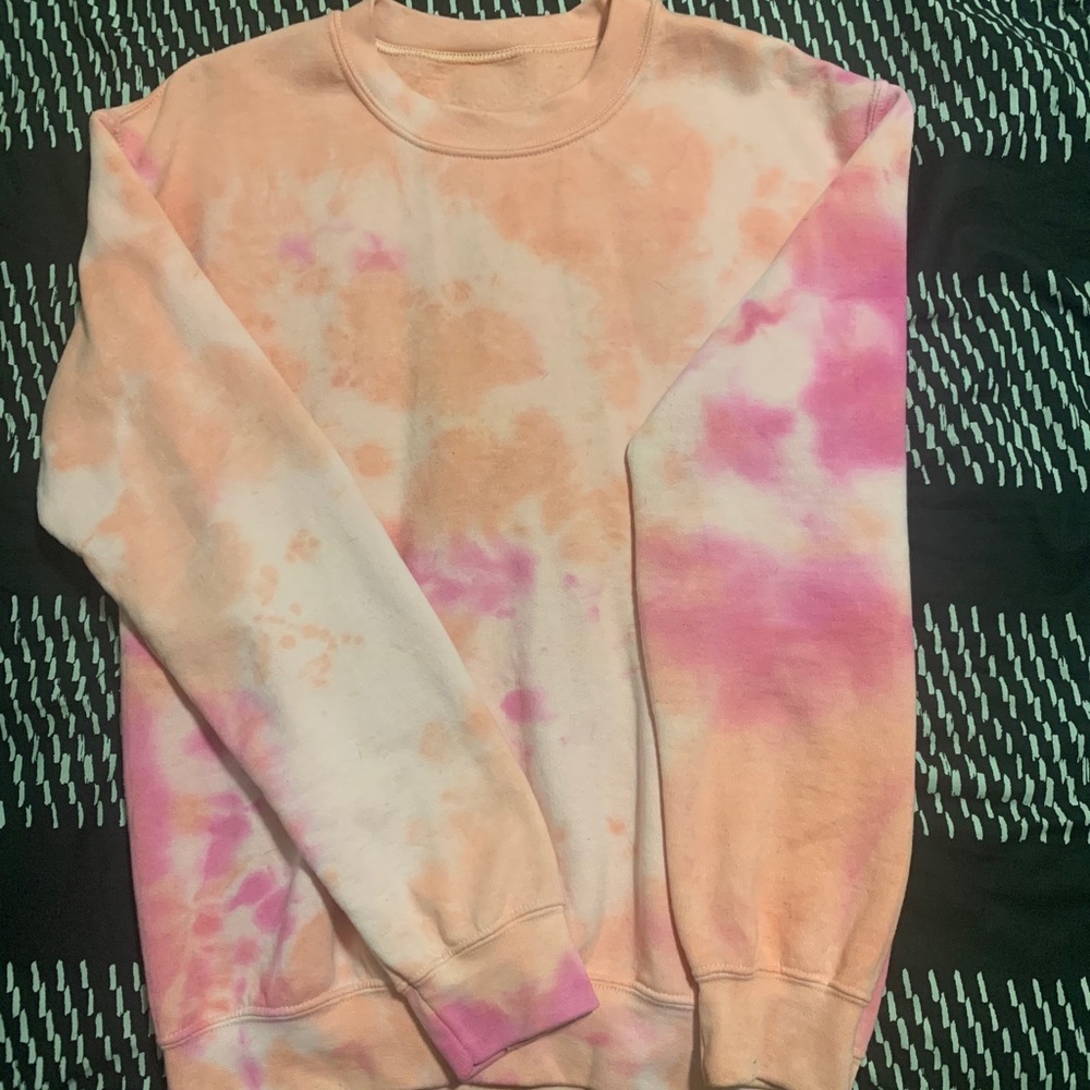 tie dye crewneck